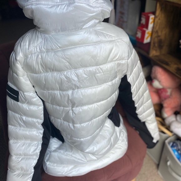 Calvin Klein New Womens white & black puffer Jacket size M - Picture 5 of 11